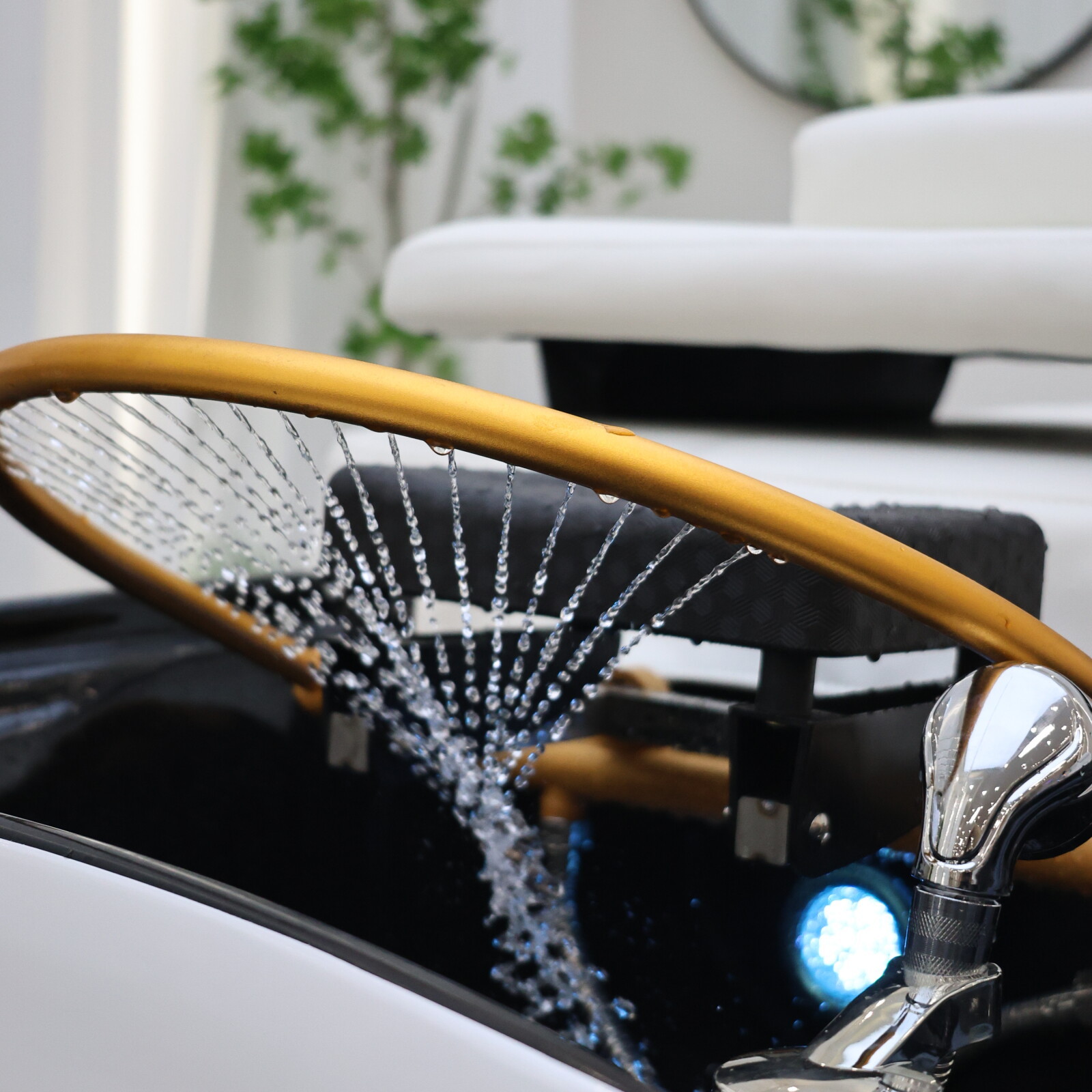 Luksusowa terapia głowy, leżan – Hair Care Wella recenzja i cena